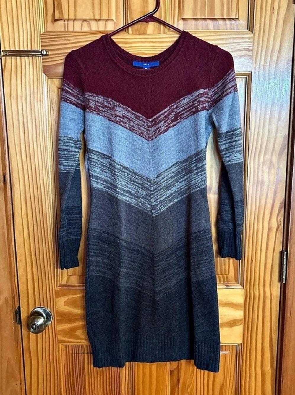 APT.9 Chevron Knit Knee-Length Dress Size Medium